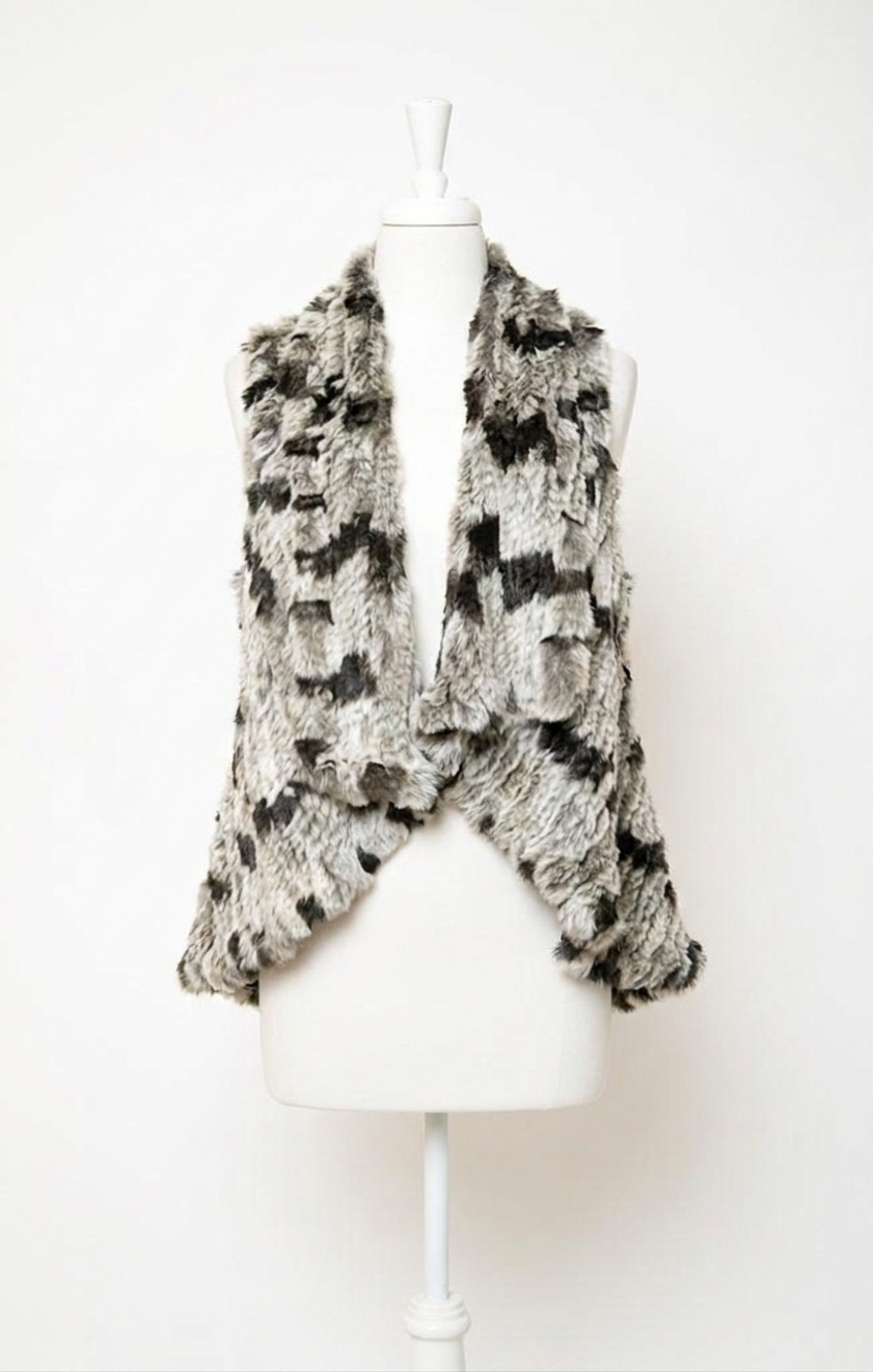 NEW LOVE TOKEN deville fur vest in grey/black